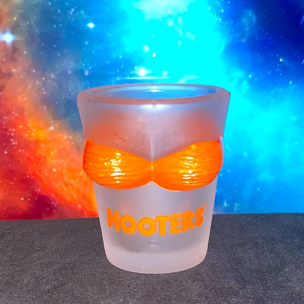 Hooters Bikini Sht Glass